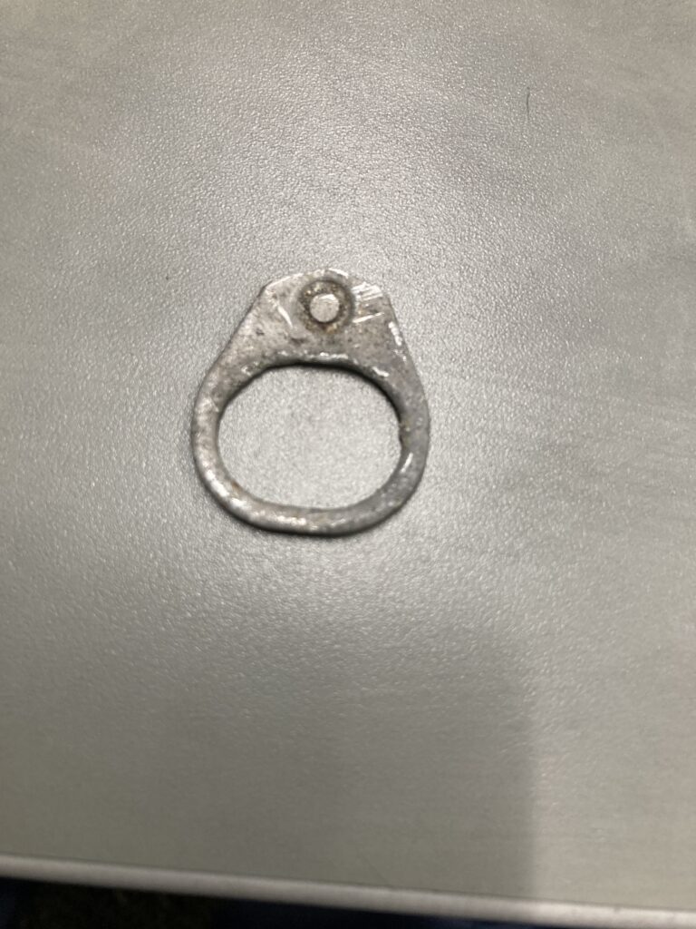 道に落ちていたプルタブ