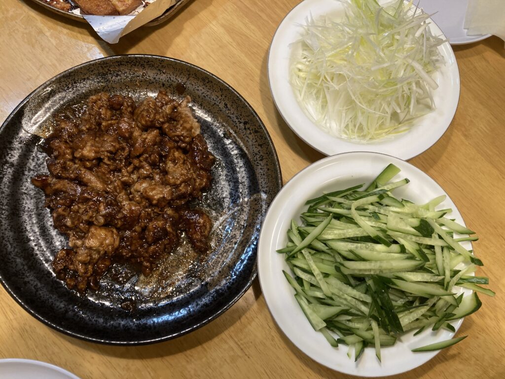 牛肉のクレープ包み　皿にもった写真

