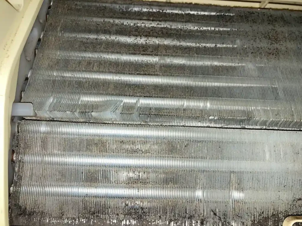 曲がっていたエアコンのアルミフィン