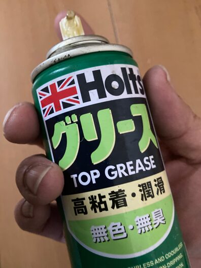 扇風機のギアに使うグリーススプレー(潤滑剤)の使用例